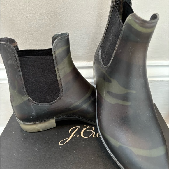 J.Crew Matte Chelsea Rain Boots, Camo, Size 7, EUC - Picture 4 of 6